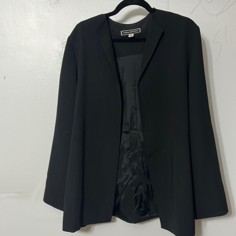 Halston Black long line open front blazer Size 16